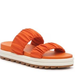 Sorel Roaming Two Strap Slide Sandal. In Desert Sun. Size 7. NewWith Box.